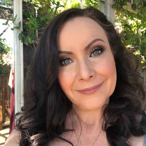 Meet your Posher, Susan - Picture 3 of 4